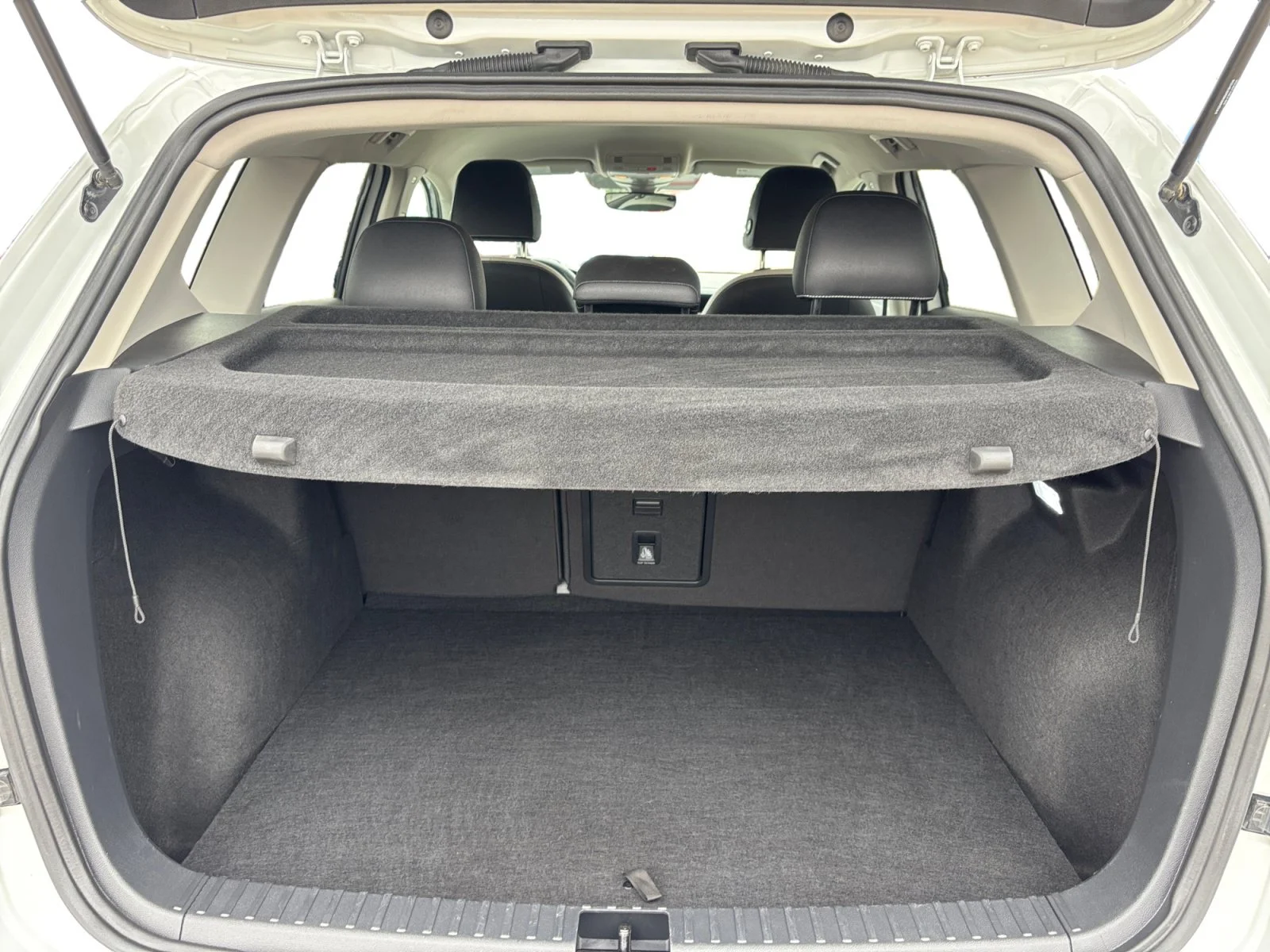 Certified Used 2025 Deep Black Pearl Volkswagen Comfortline image 19