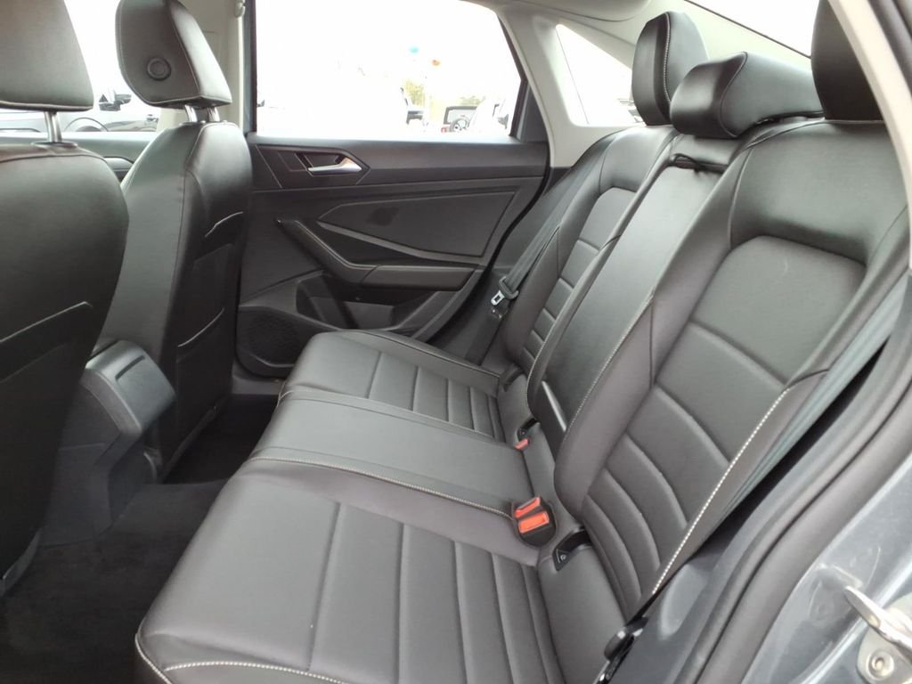 Used 2024 Platinum Gray Metallic Volkswagen 1.5T SE W/SUNROOF & HEATED SEATS image 28