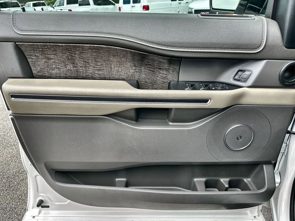 Used 2019 White Platinum Metallic Tri-Coat Ford Limited image 23