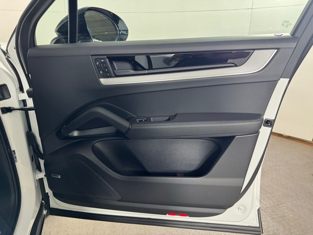2025 Porsche Cayenne E-Hybrid - Photo 13