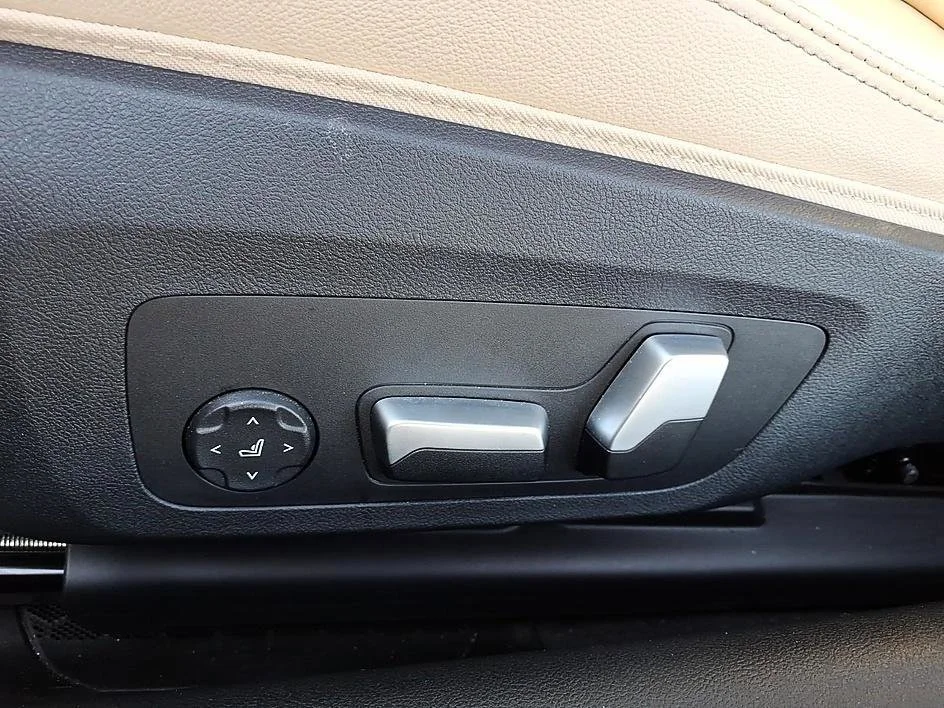 Used 2024 White BMW xDrive image 25