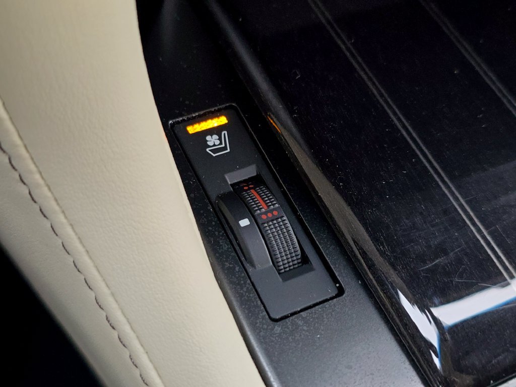 Used 2023 Gray Lexus 460 image 34