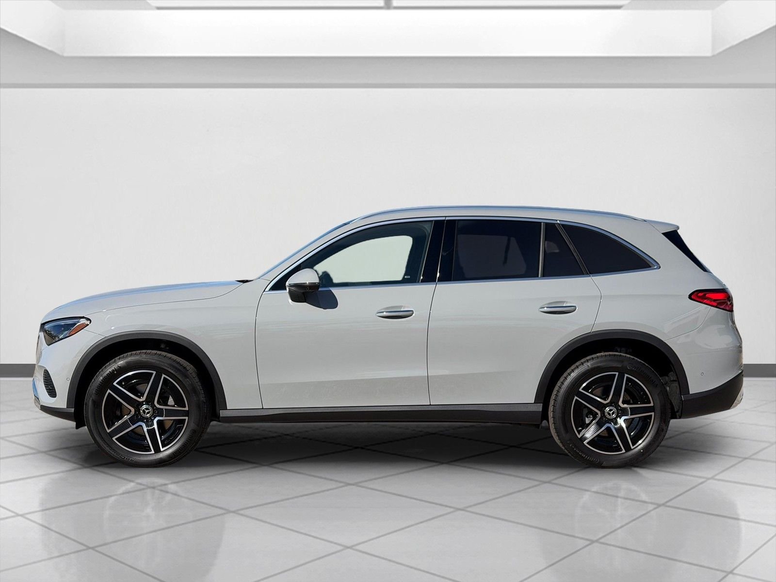 New 2026 MANUFAKTUR Alpine Grey Mercedes-Benz GLC 300 image 5