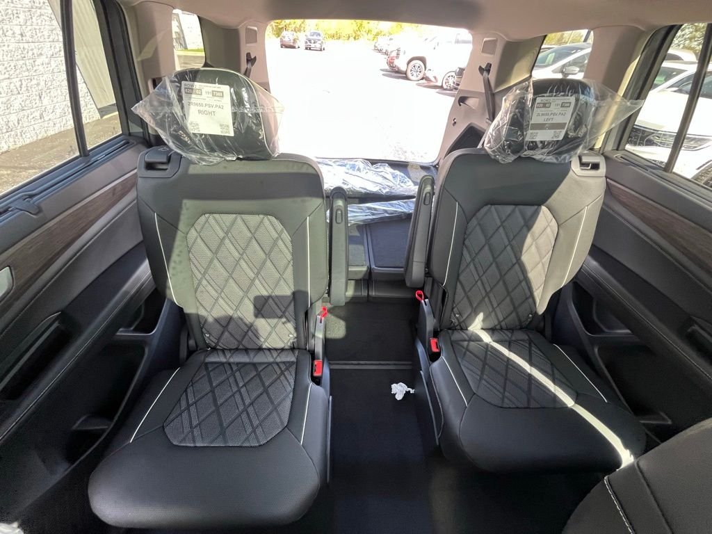 New 2026 Silver Volkswagen 2.0T SEL Premium R-Line image 18
