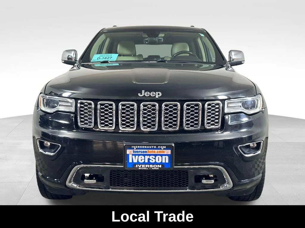Used 2018 Diamond Black Crystal Pearlcoat Jeep Overland image 3