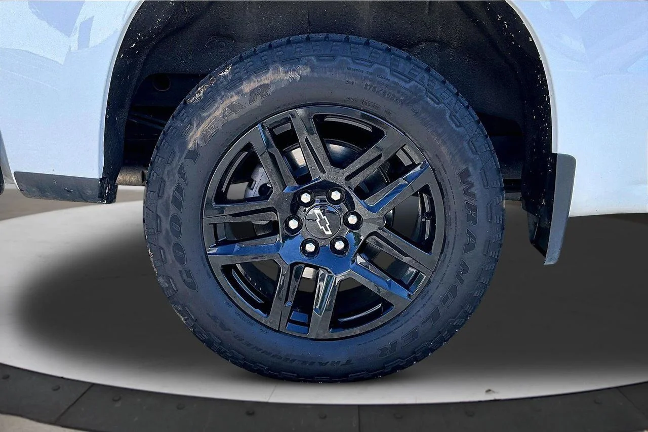 Used 2023 White Chevrolet RST image 36