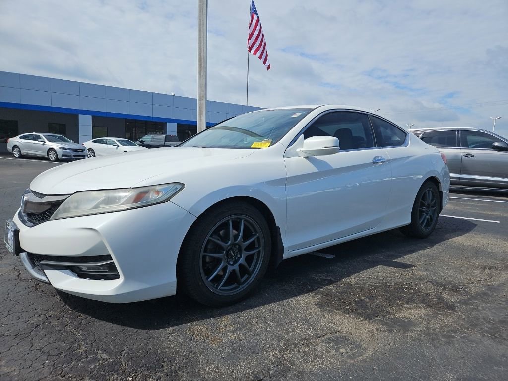 Used 2017 Honda Accord EX-L with VIN 1HGCT1B80HA005543 for sale in Liberty, MO