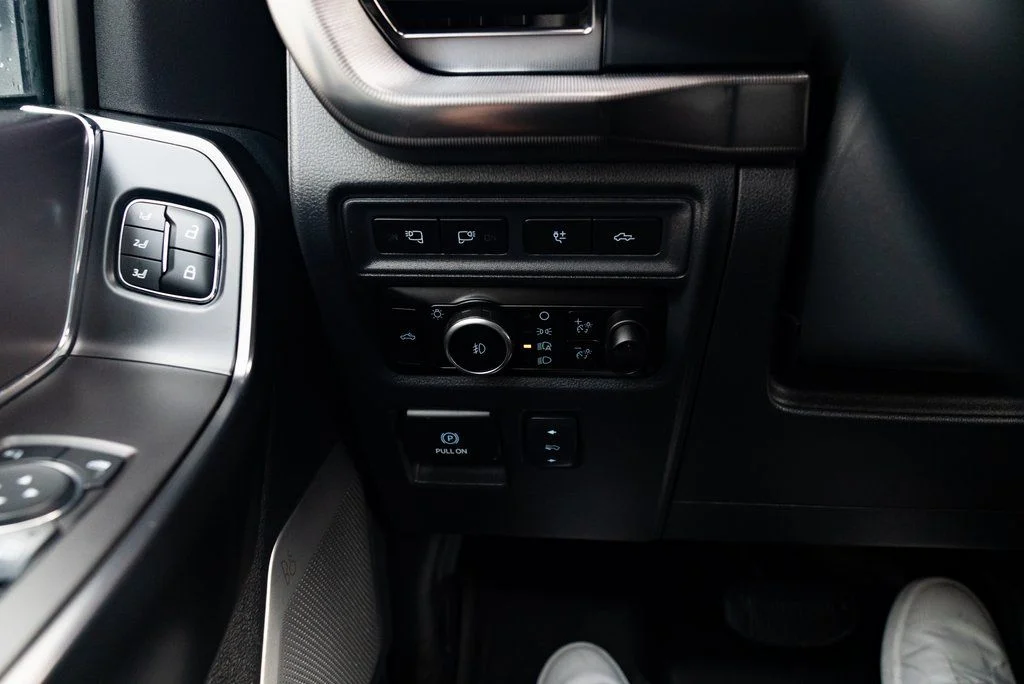 Used 2024 White Ford Platinum image 13