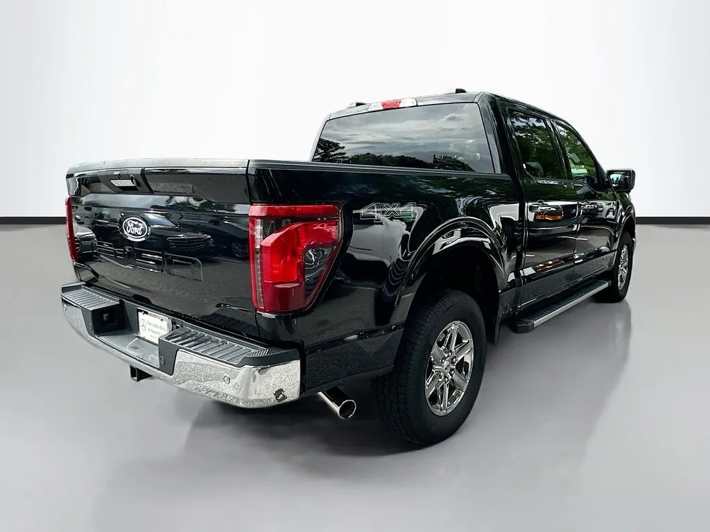 Used 2024 Black Ford XLT image 5