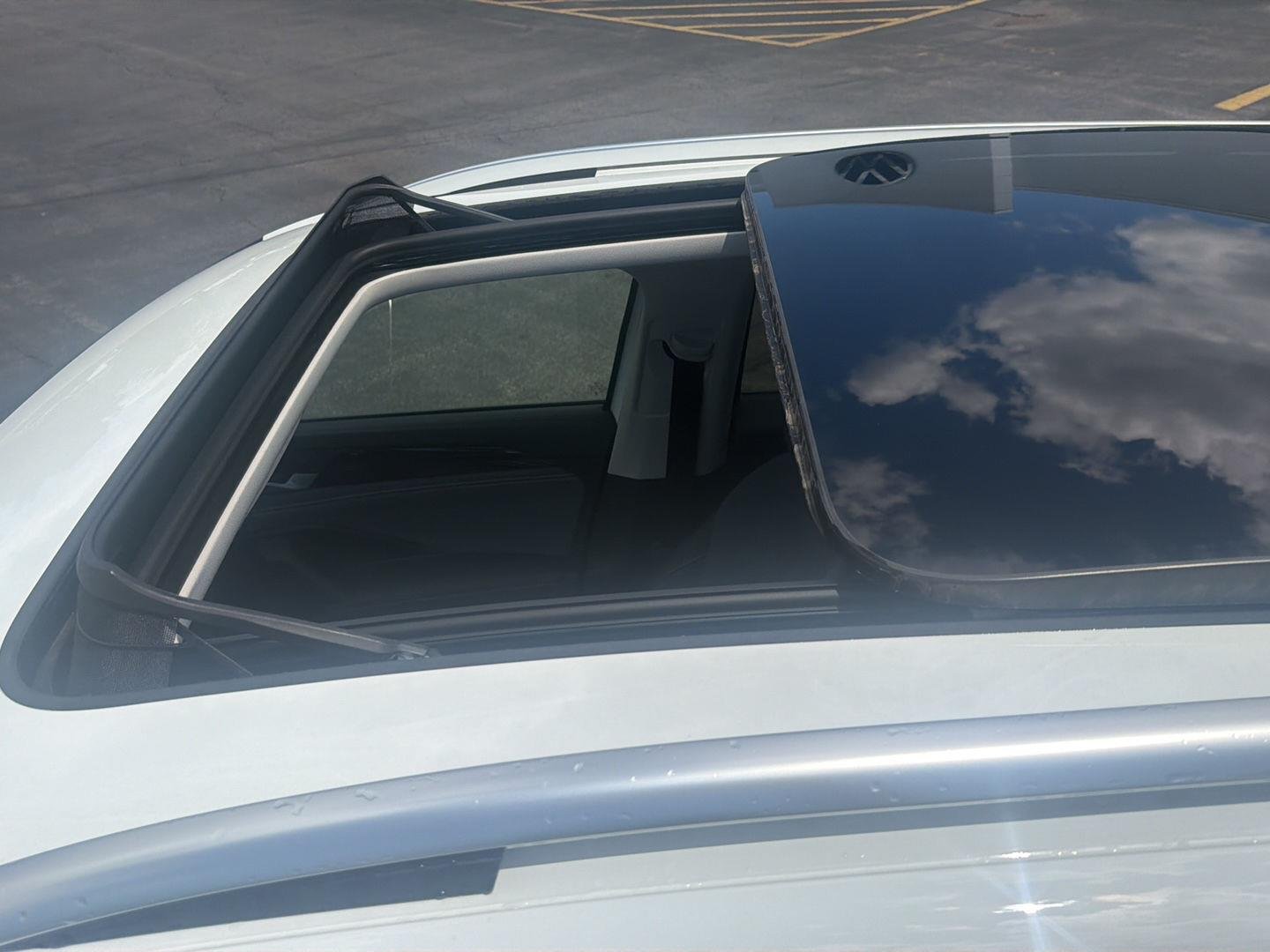New 2026 White Volkswagen 2.0T SE image 10
