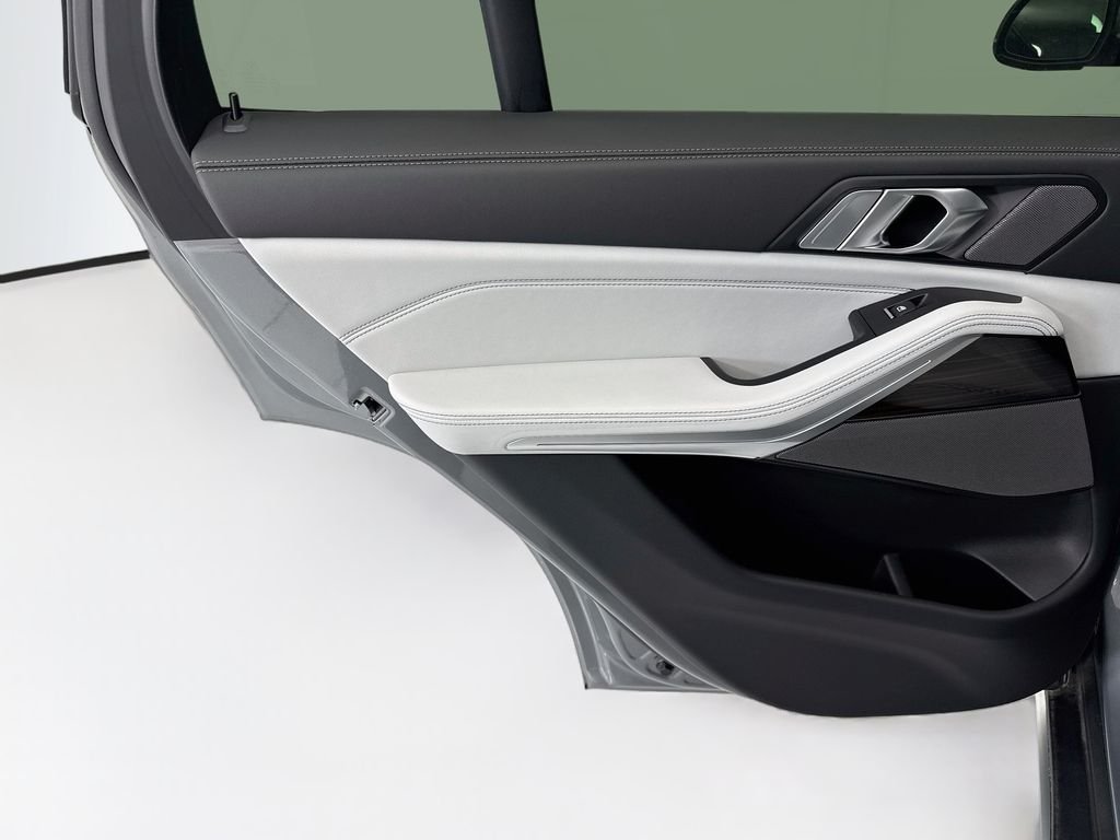 New 2026 Gray Metallic BMW xDrive40i image 25