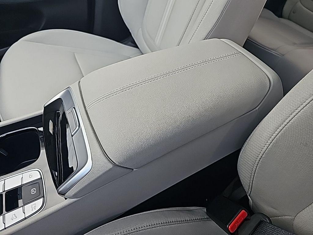 New 2026 White Hyundai SEL AWD image 23