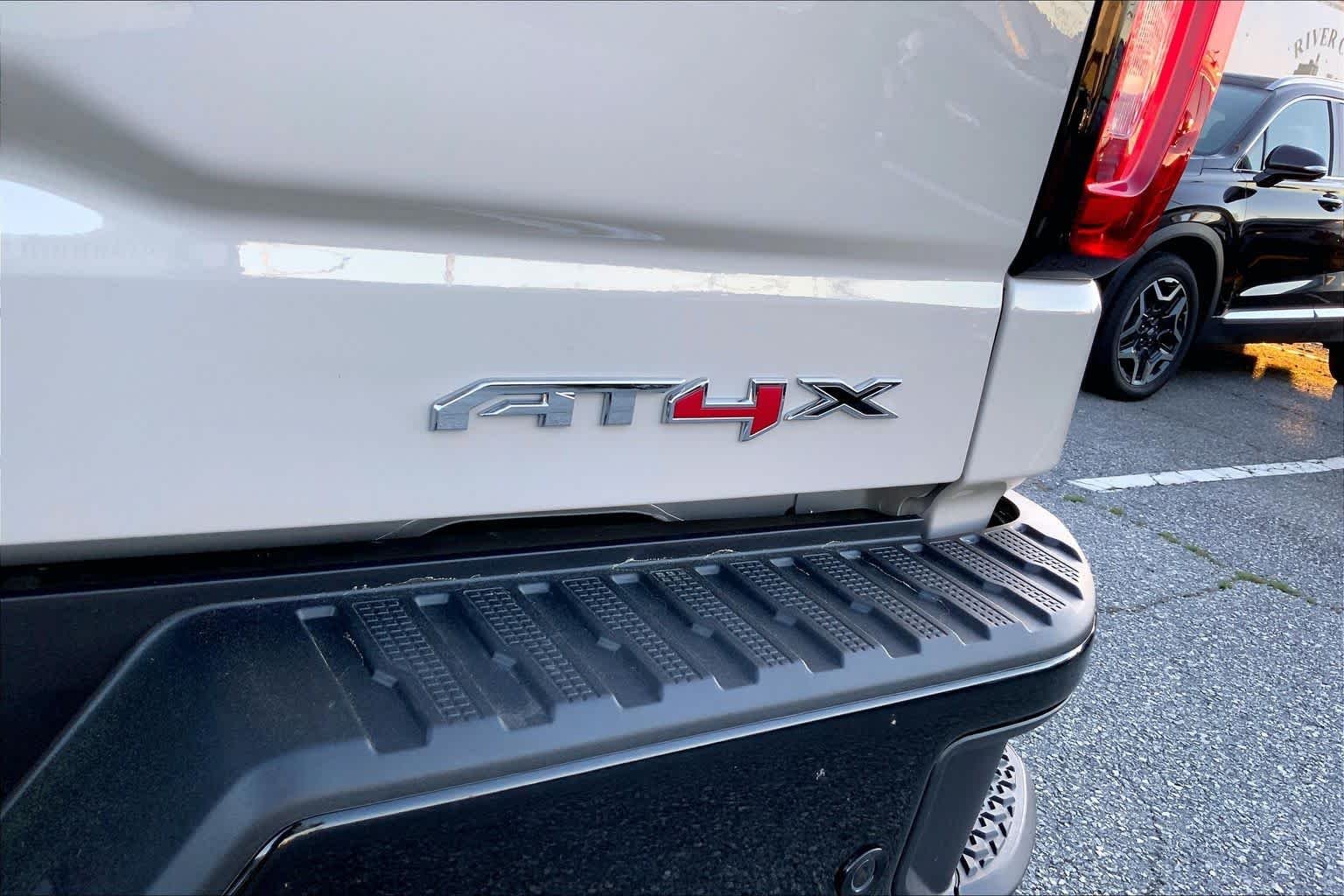 2026 GMC Sierra 1500 AT4X - Photo 15