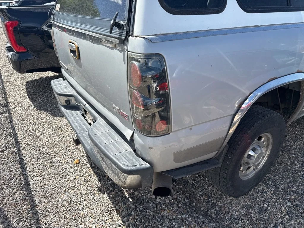 Used 2005 Special Paint GMC SLT image 20