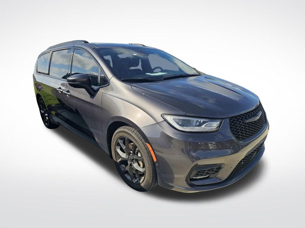 Used 2023 Gray Chrysler Touring L image 1