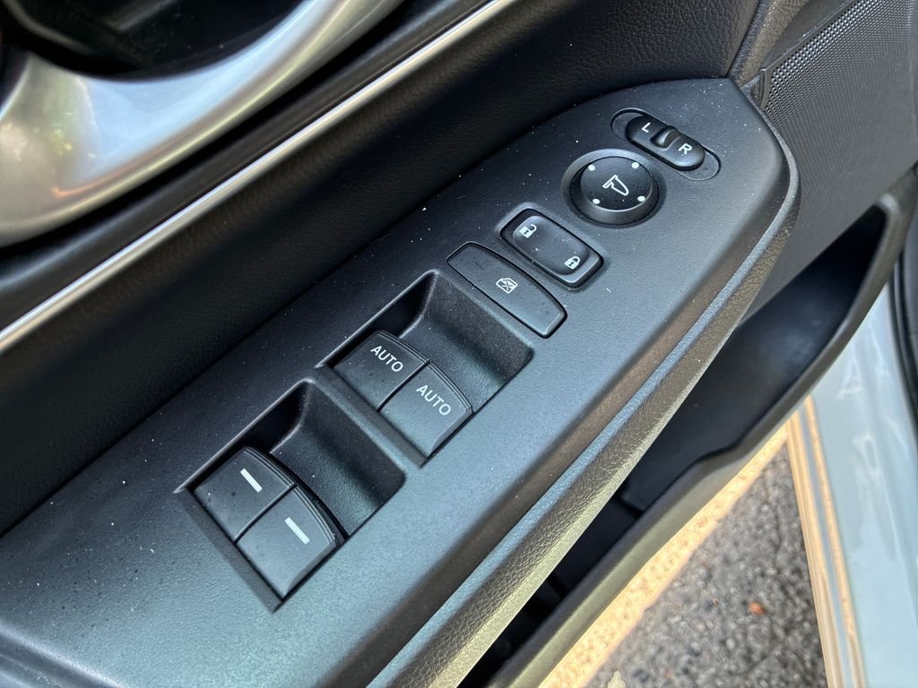 Used 2019  Honda EX-L image 23