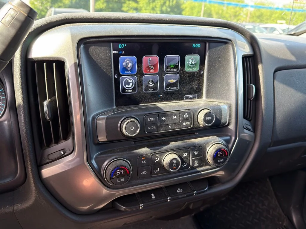 Used 2019 Silver Chevrolet LT image 10