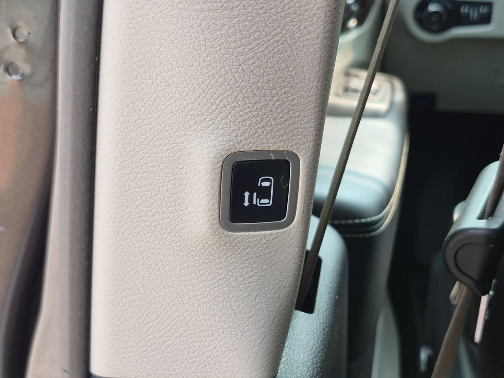 Used 2022 Gray Chrysler Limited image 29