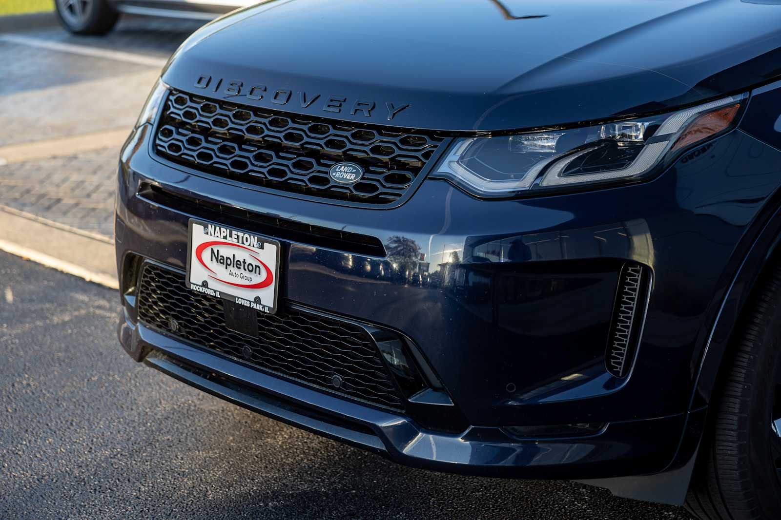 Used 2020 Portofino Blue Metallic Land Rover SE R-Dynamic image 43