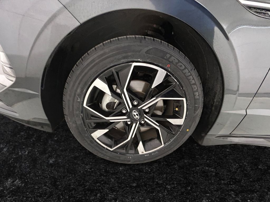 Used 2025 Gray Hyundai SEL image 27