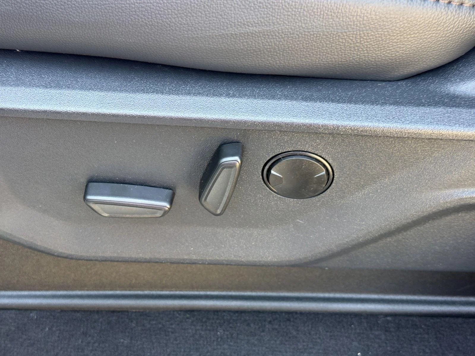 New 2026 Agate Black Metallic Ford F-250® Lariat® image 18