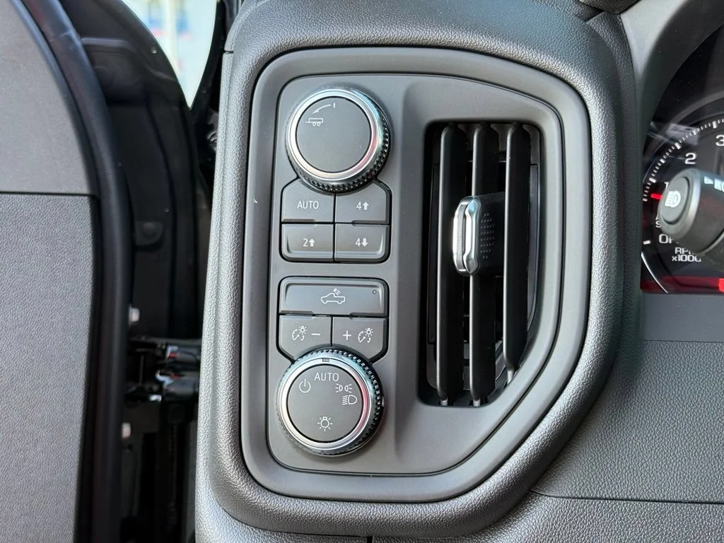 New 2026 Onyx Black GMC Pro image 27