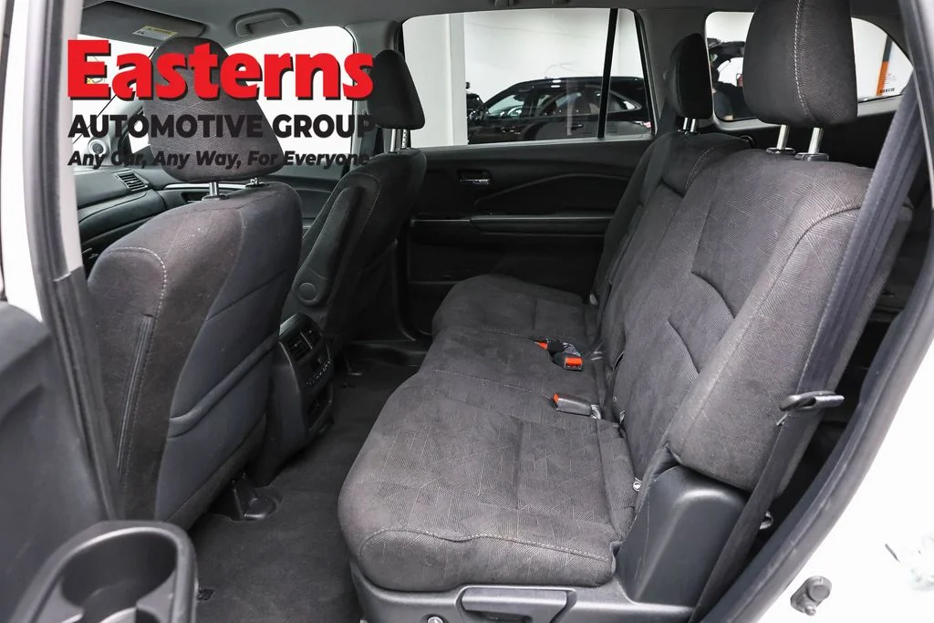 Used 2021 White Honda EX image 22