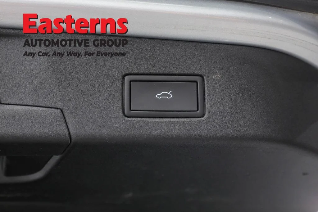 Used 2021 Silver Volkswagen Pro S image 20