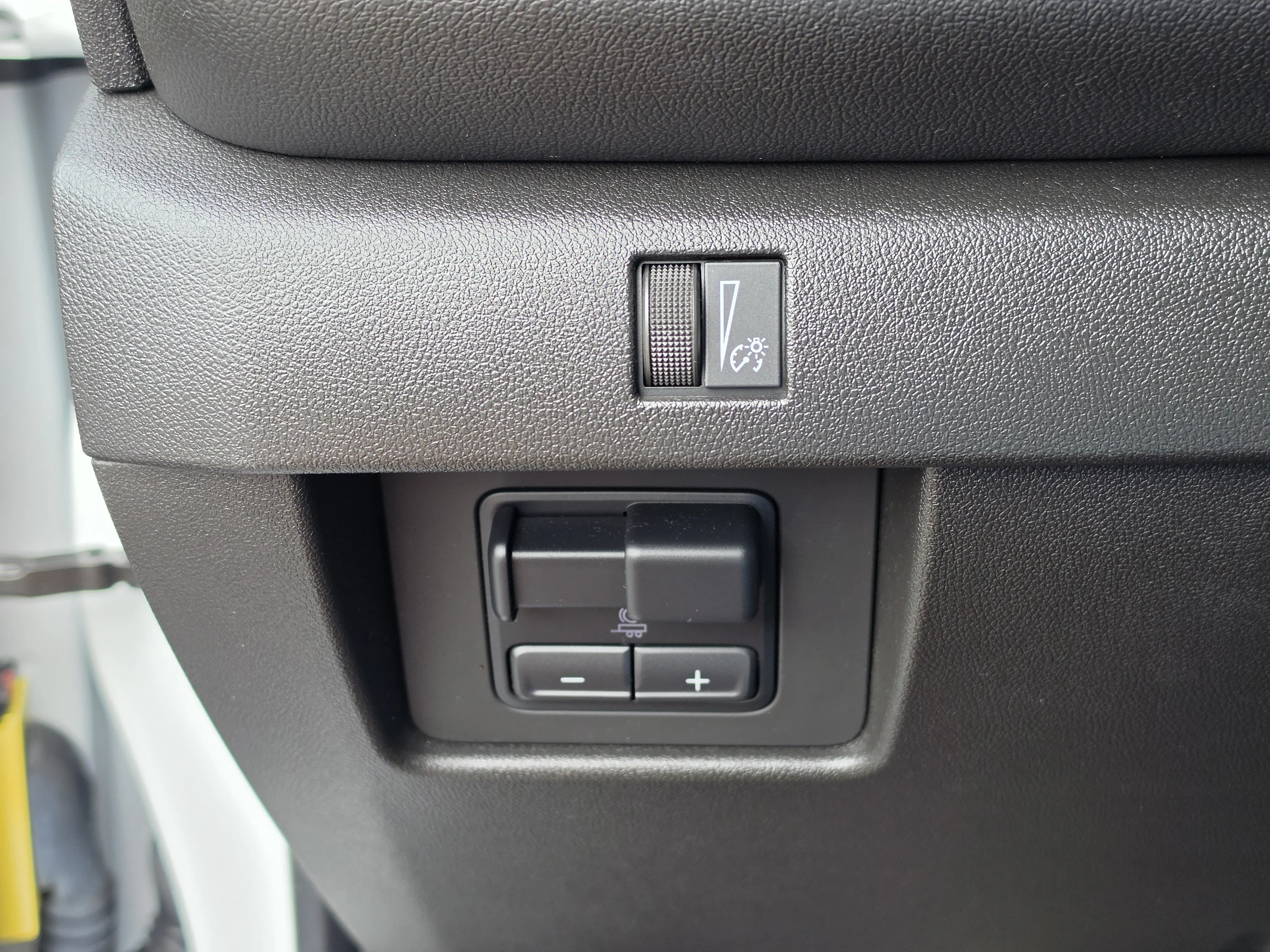 Used 2023 Summit White Chevrolet 4WD LT image 34