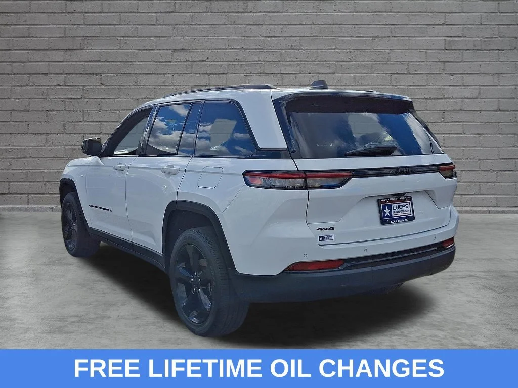 Used 2023 Bright White Clearcoat Jeep Altitude X image 8