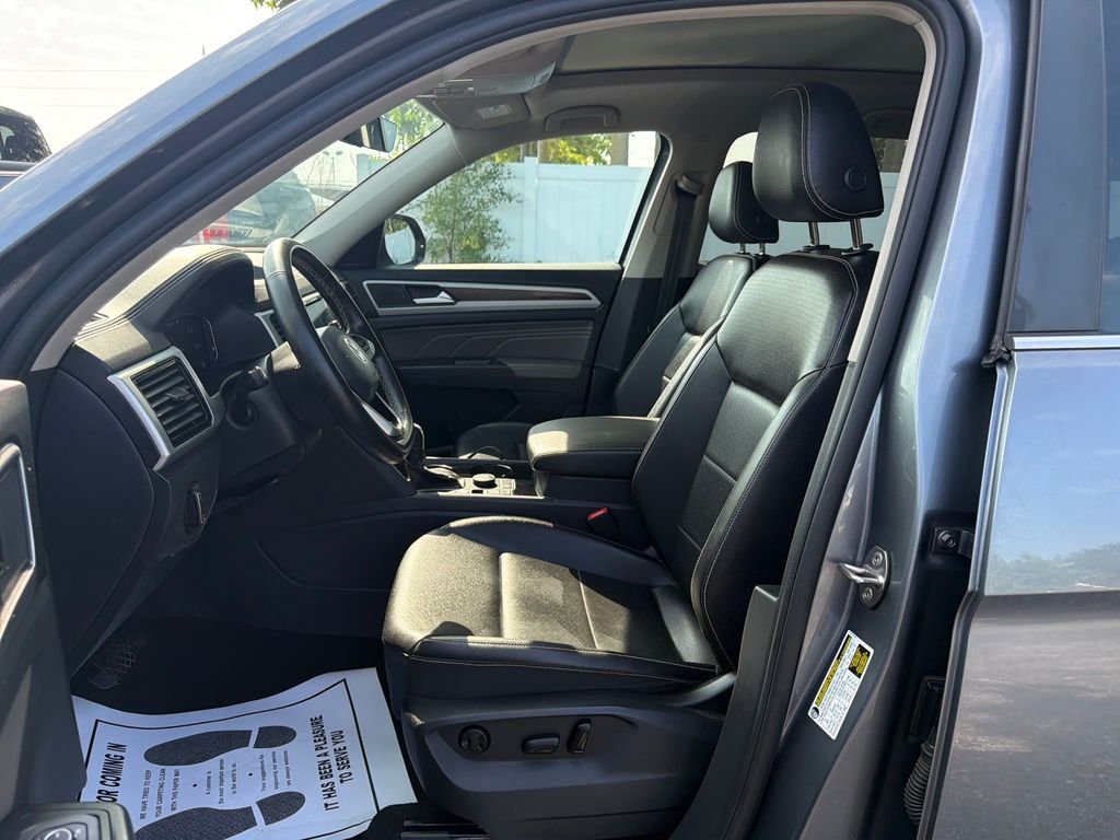 New 2026 Black Volkswagen 2.0T SE image 9