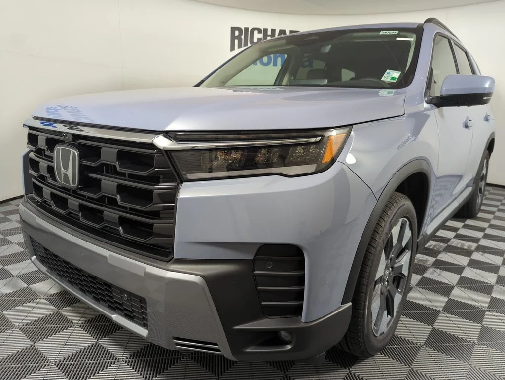 2026 Honda Pilot Touring AWD's photo