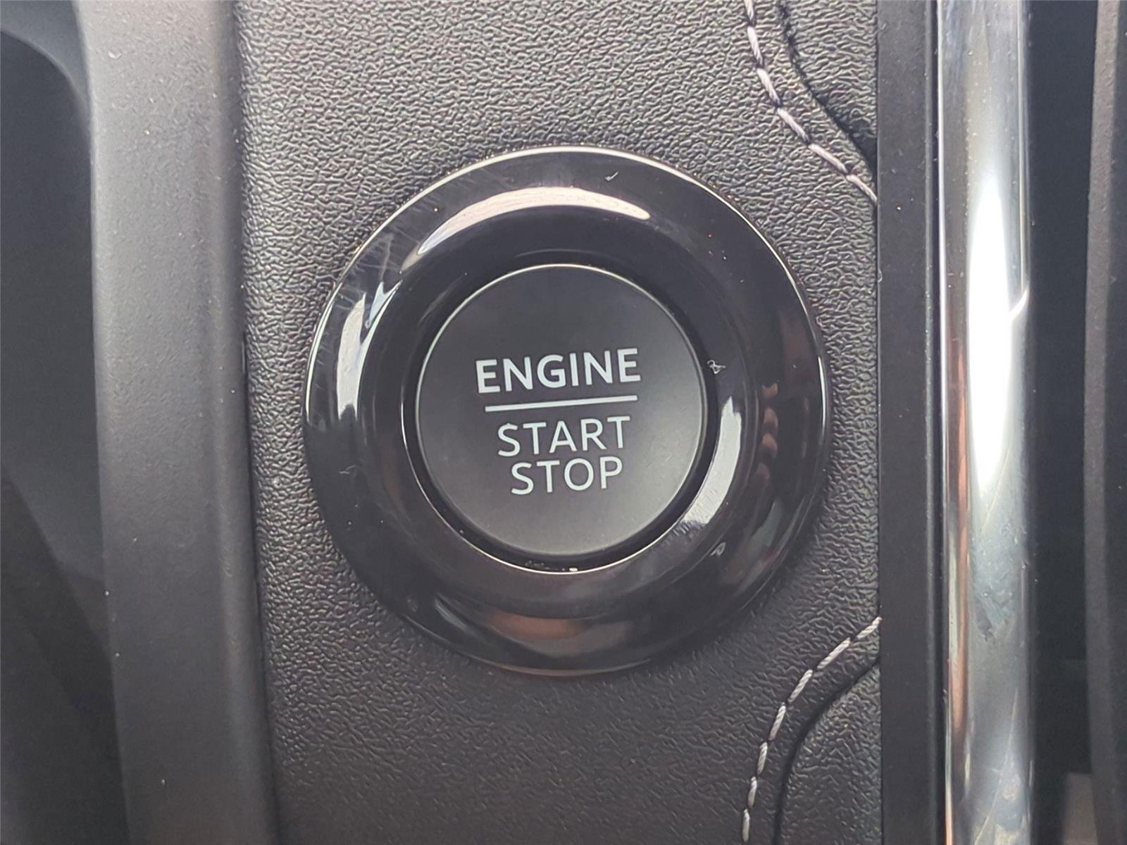 Used 2025 Star White Metallic Tri-Coat Ford Platinum image 31