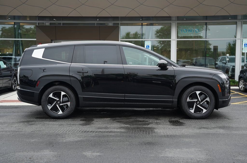 New 2026 Abyss Black Hyundai SE image 27