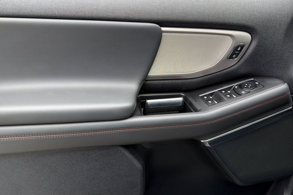 Used 2025 Oxford White Ford Active image 13