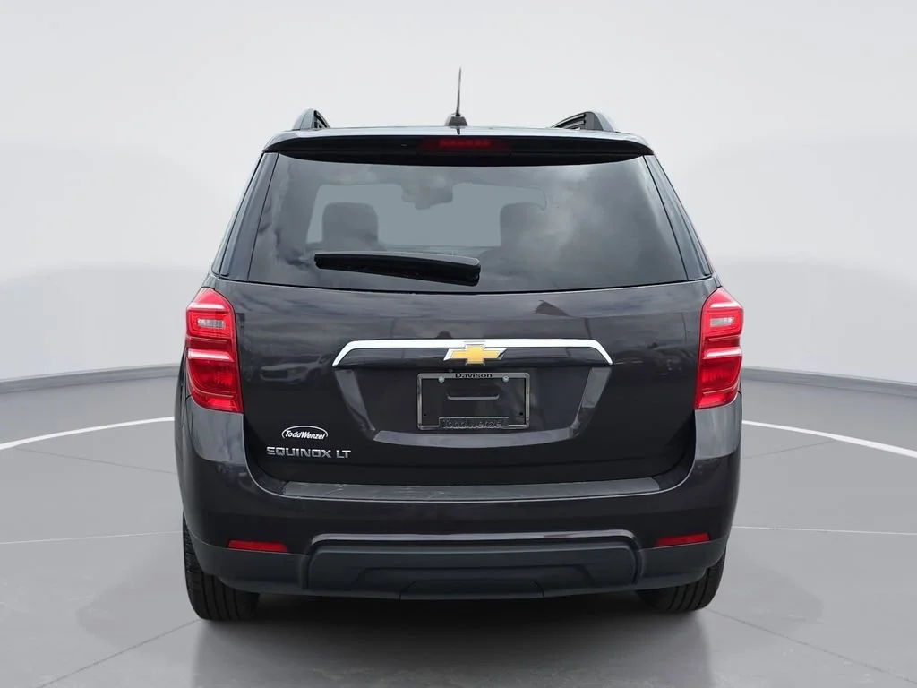 Used 2016 TUNGSTEN METALLIC Chevrolet LT image 5
