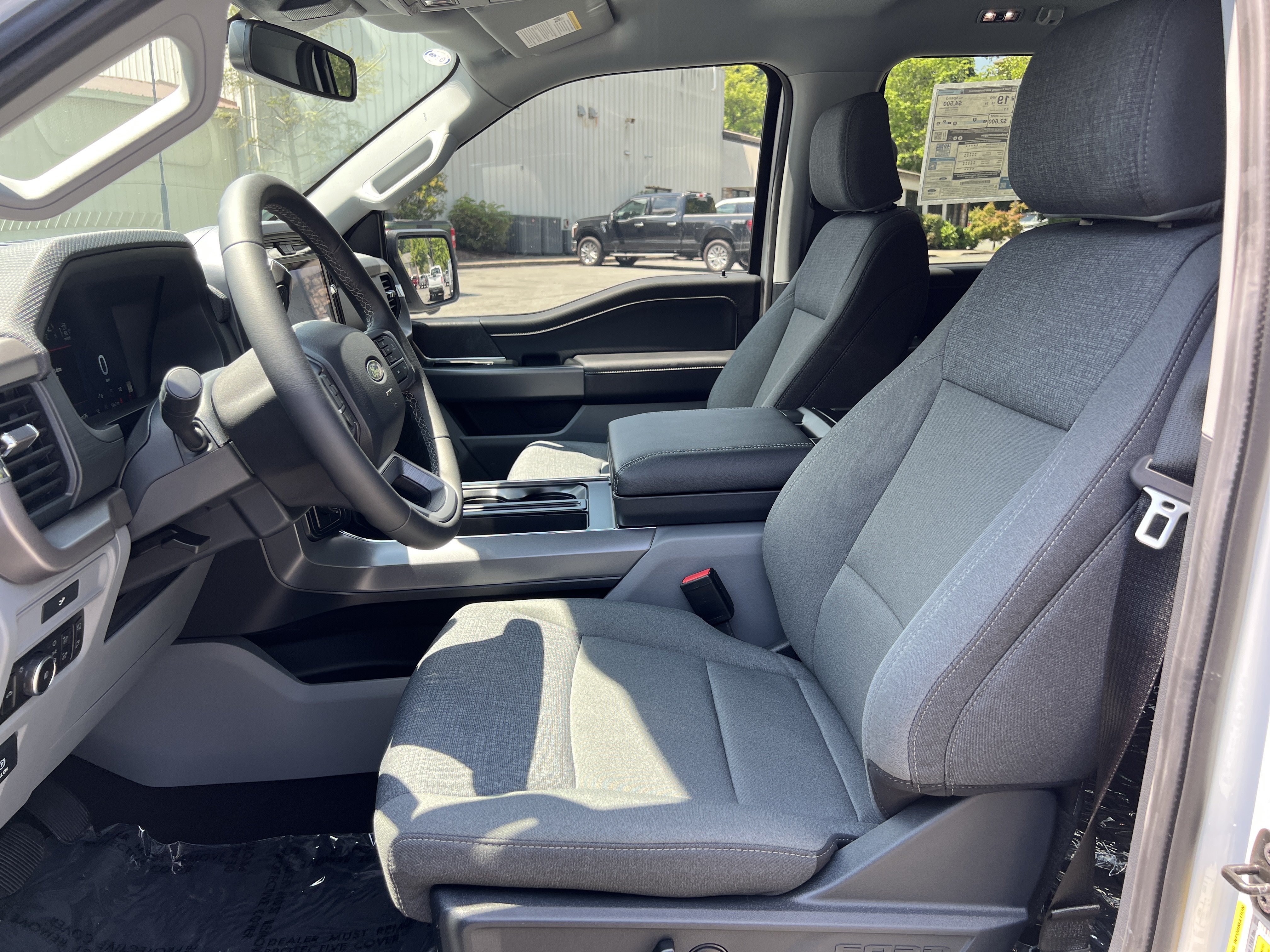 New 2026 Oxford White Ford XLT image 11