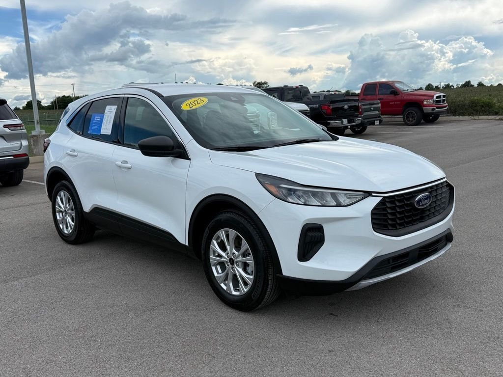 Used 2023 Oxford White Ford Active image 2