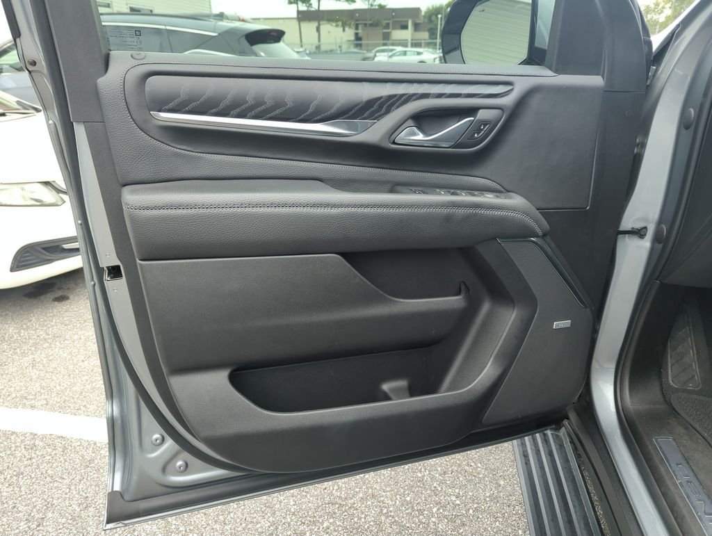 Used 2023 Silver GMC Denali image 17