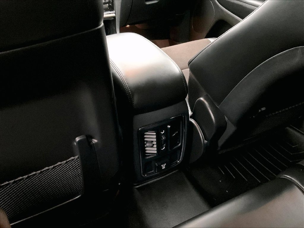 Used 2020 White Jeep Altitude image 28