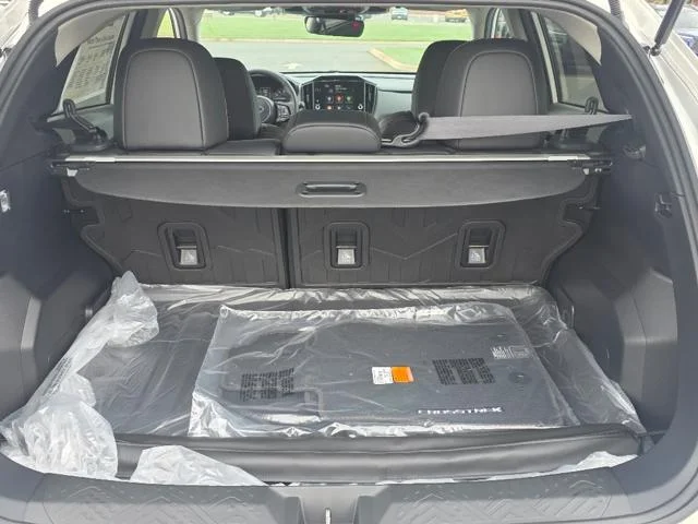 New 2026 CRYSTAL WHITE PEARL Subaru Limited image 4