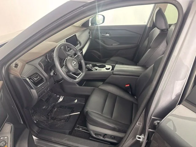 Used 2023 Gray Nissan SV image 27