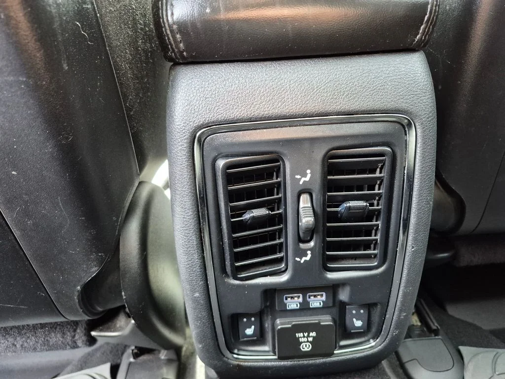 Used 2020 Silver Jeep Limited image 15