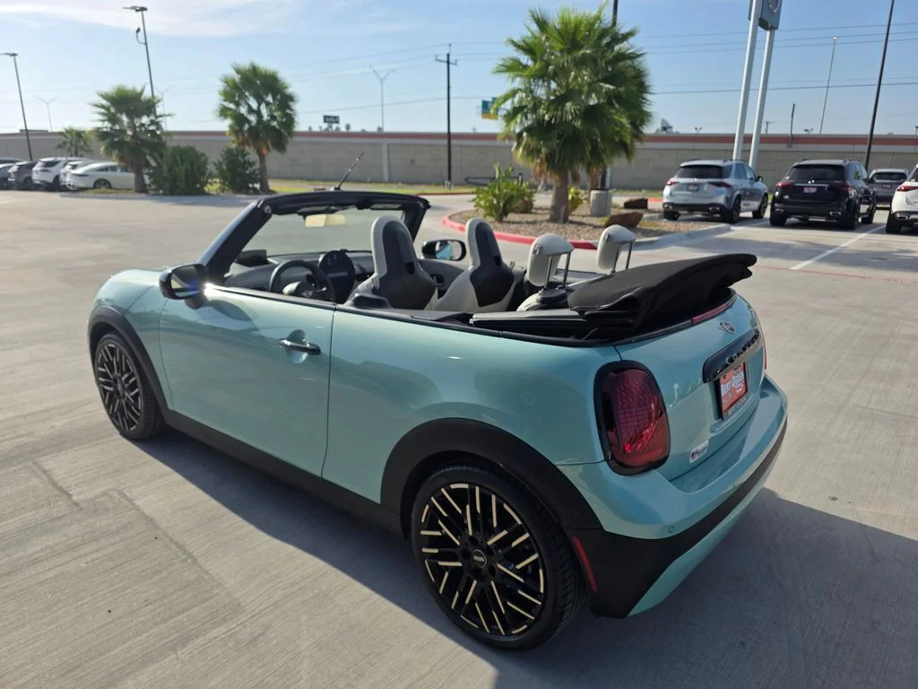 Used 2026 Green MINI Base image 7