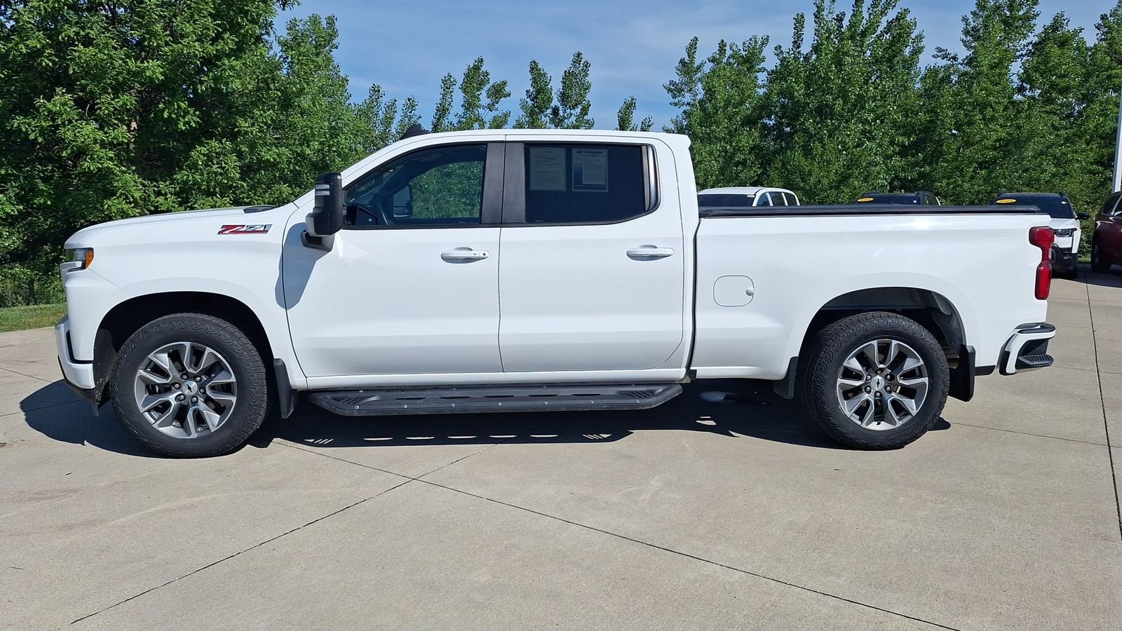 Used 2020  Chevrolet RST image 2