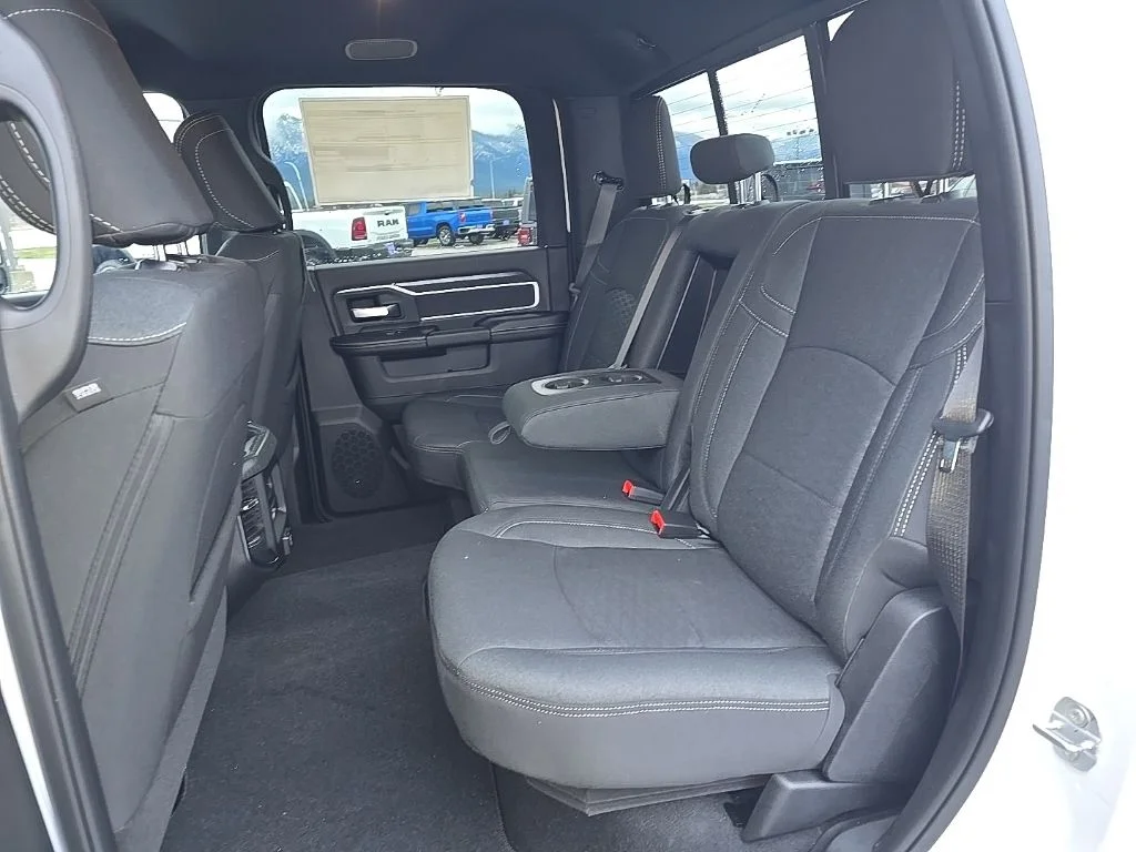 2026 RAM 3500 Big Horn - Photo 20