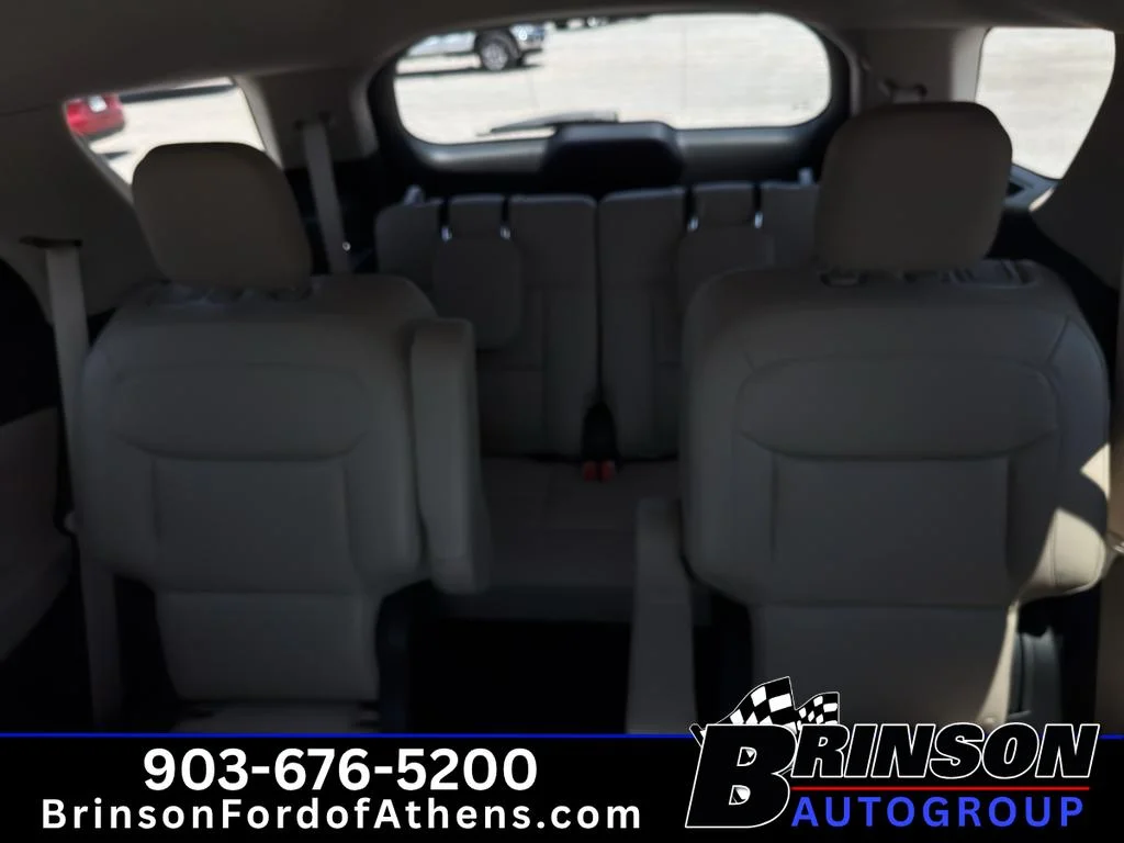Used 2023 Star White Metallic Tri-Coat Ford XLT image 21