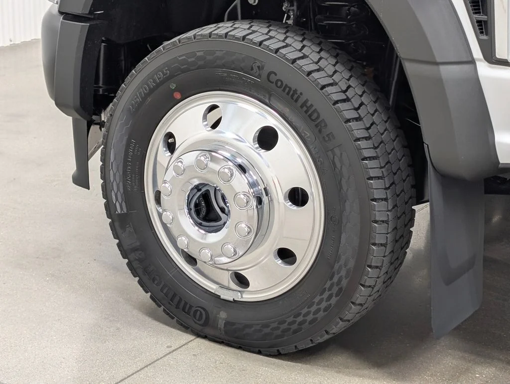 New 2026 Oxford White Ford F-450® XL image 2