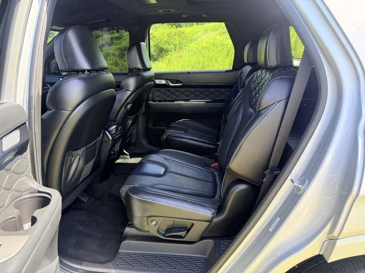 Used 2022 Silver Hyundai Calligraphy AWD 4dr SUV image 25