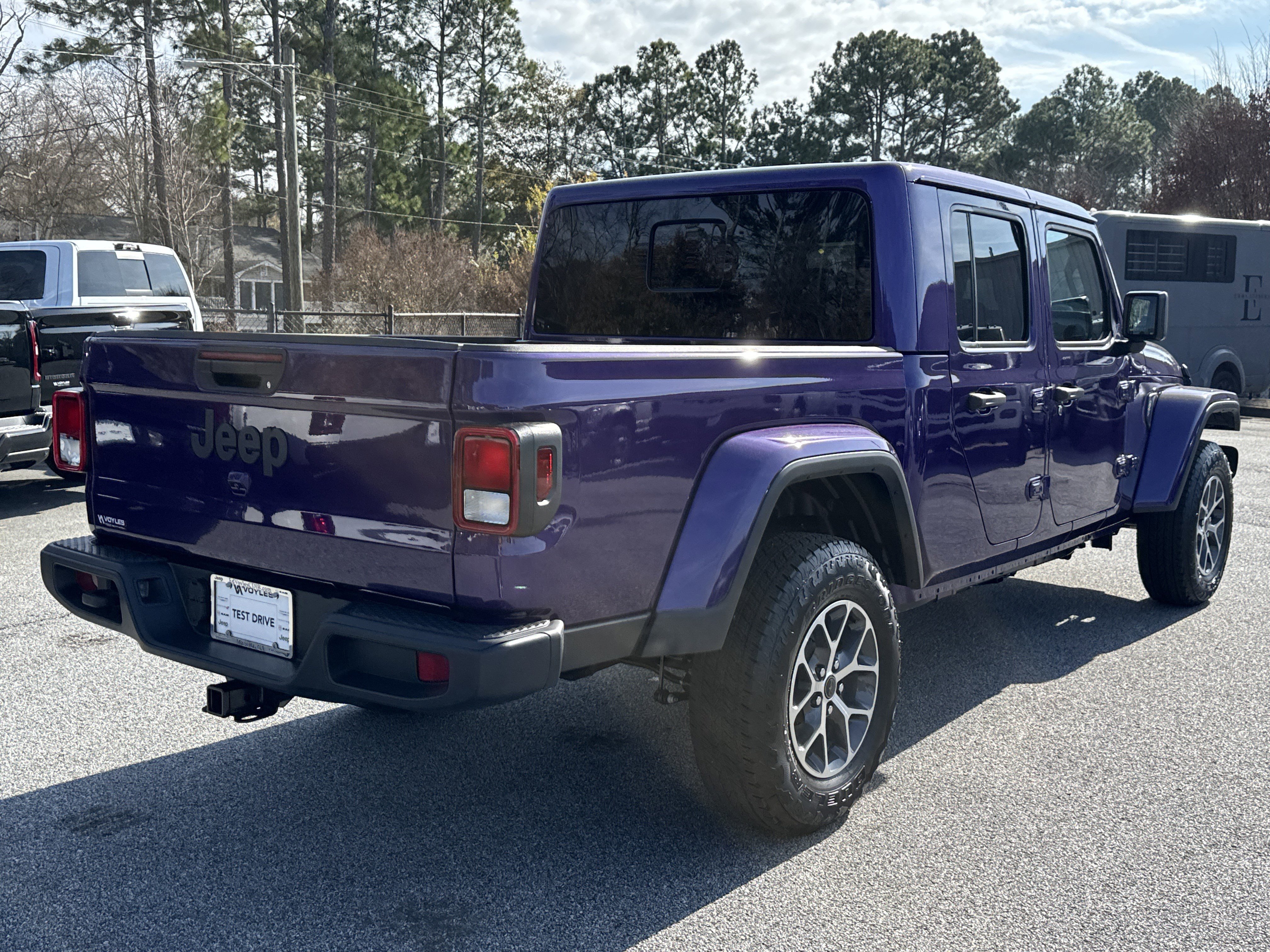 New 2026 Reign Exterior Paint Jeep Sport S image 8